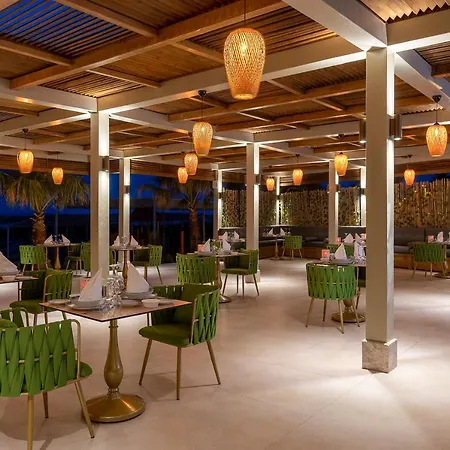 Resort Oz Premium Side